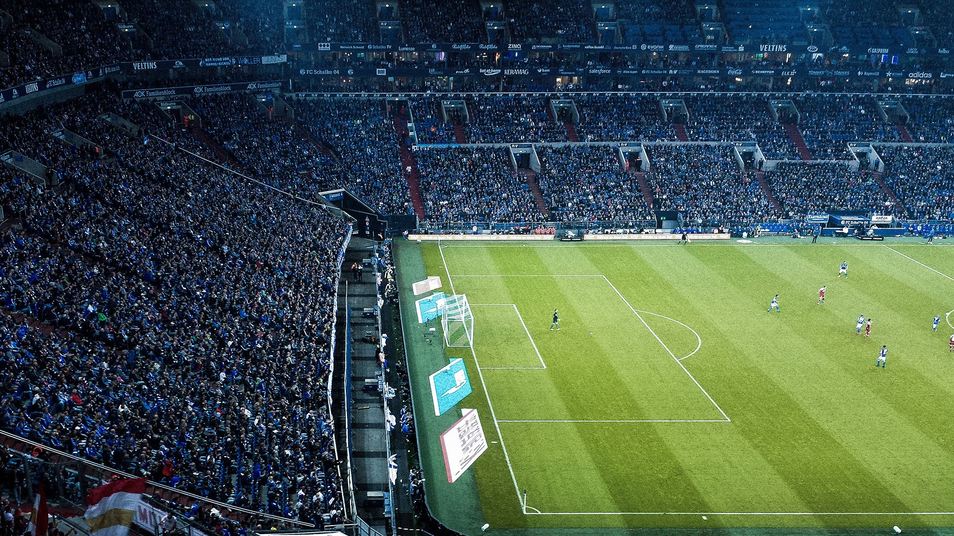 开云综合服务-《电竞明星转型：从选手到解说再到教练的多路发展》，电竞名星