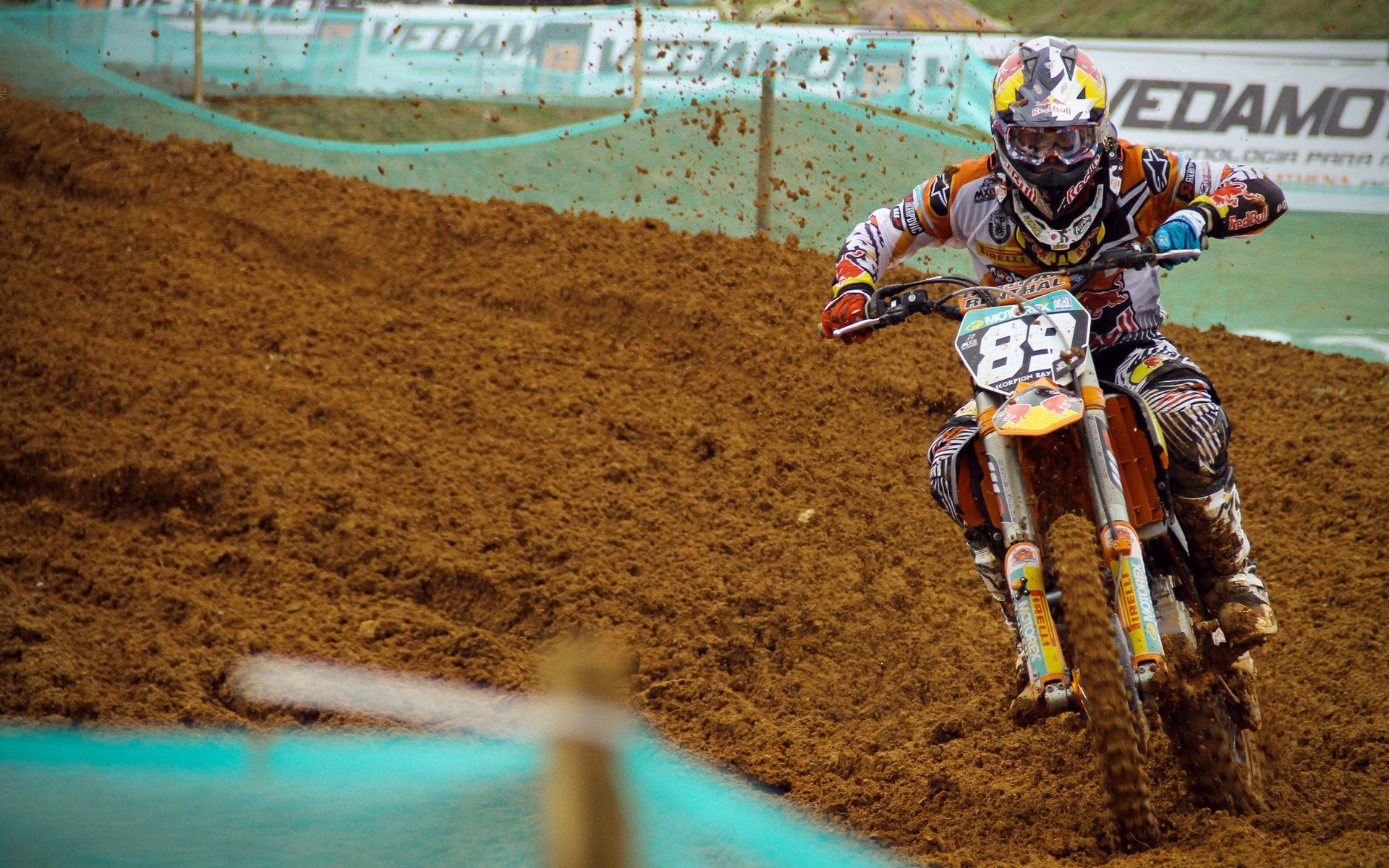 激烈碰撞：季后赛的最爆炸对决之一，激烈撞击对人体的伤害