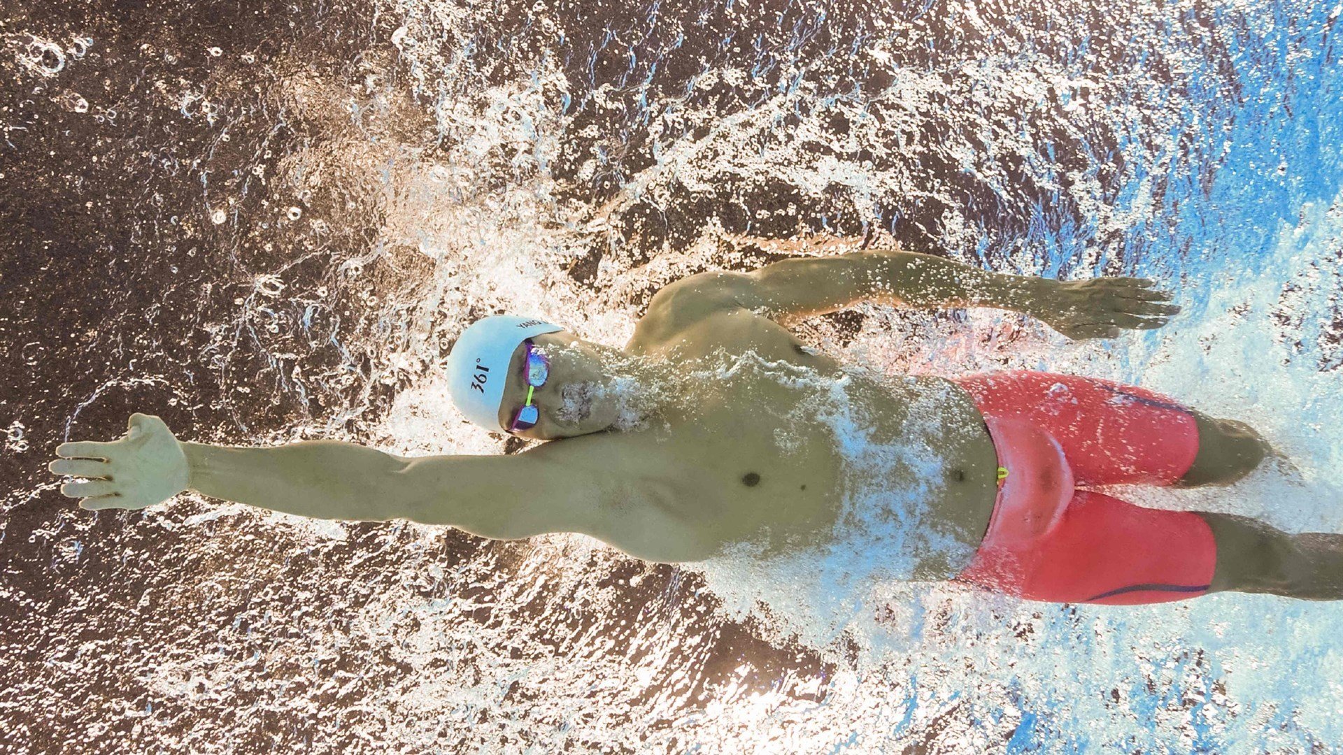 开云体育-速度与耐力的较量：跨越长距离的极限竞速，速度耐力是什么意思